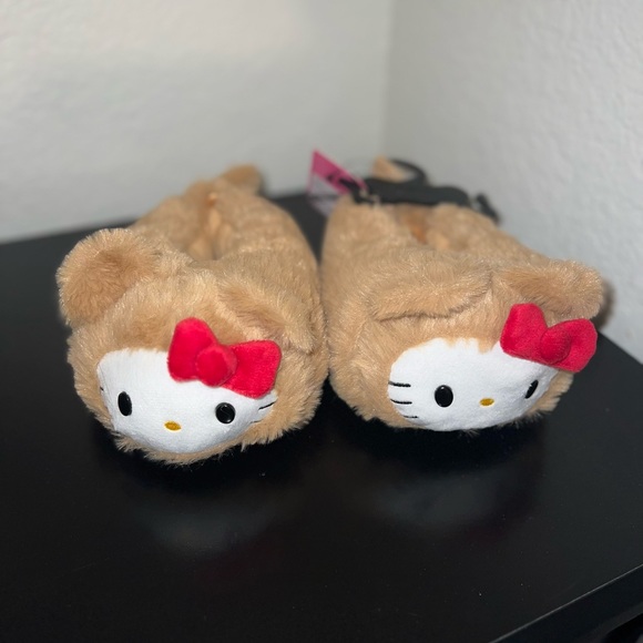 Hello Kitty Slippers for Girls Toddlers NWT - Picture 3 of 7